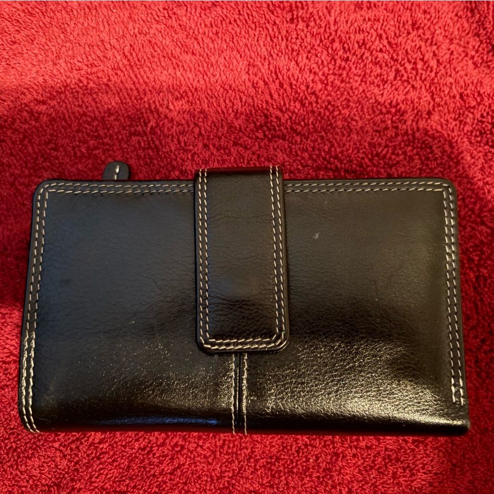 Levenger RFID leather wallet